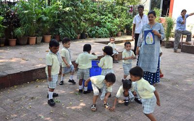 Fort samithi of Mumbai district (Maharashtra) does Seva