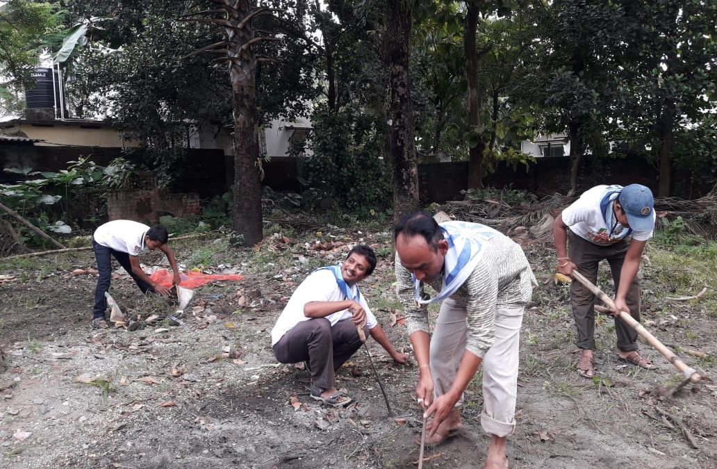 HYDERPARA samithi of JALPAIGURI district (West Bengal) does Seva