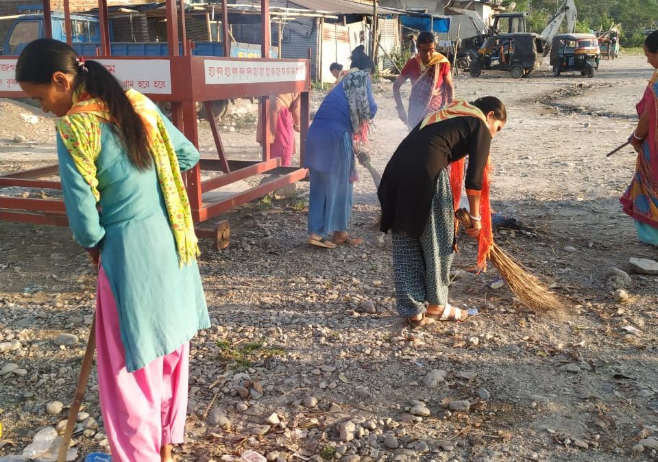 GOPI MANGAL samithi of JALPAIGURI district (West Bengal) does Seva